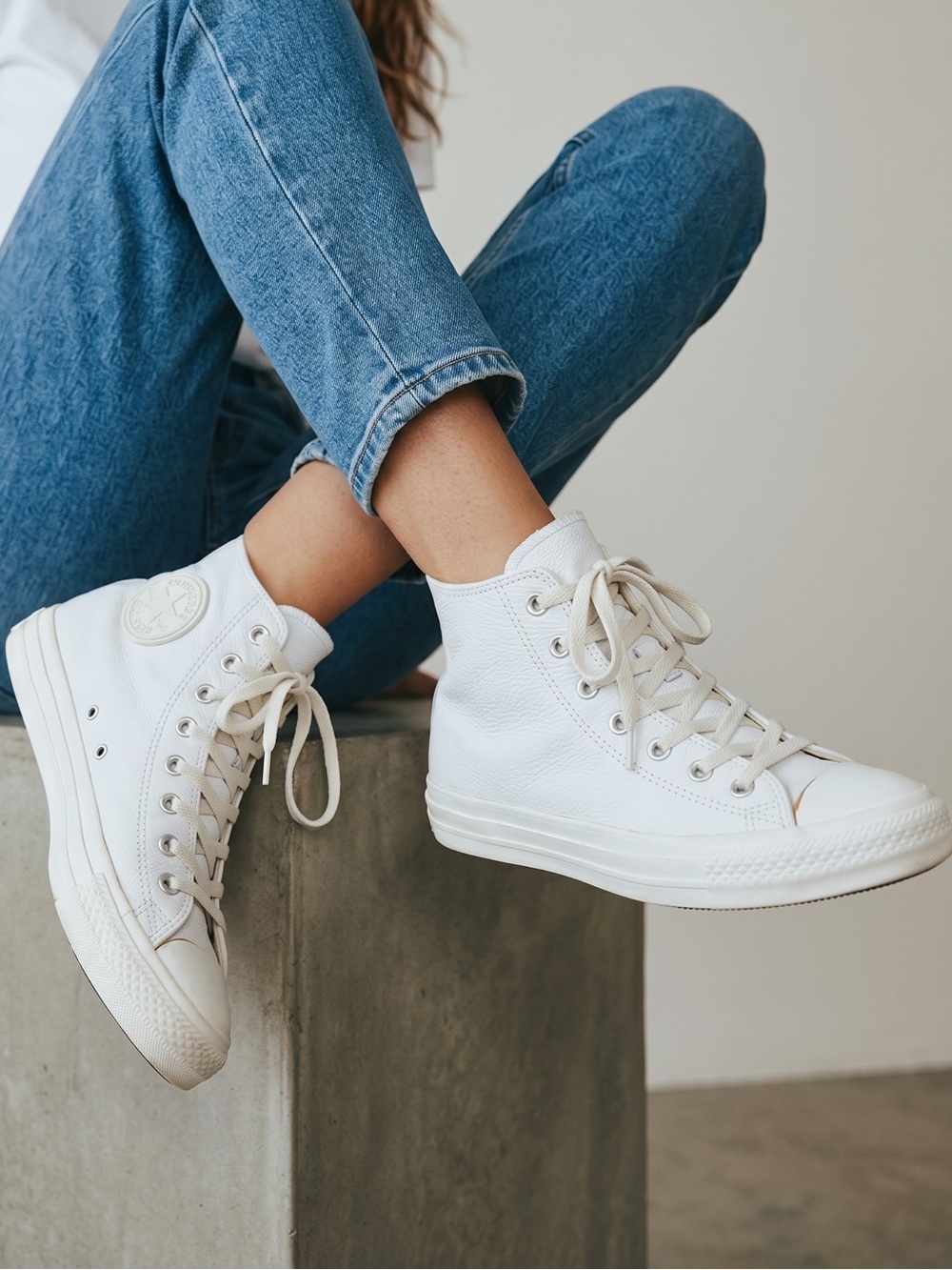 Converse White Leather Chuck Taylor All Star High Top Sneakers Men 7 Women 9